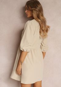 Renee - Beżowa Sukienka Mini z Ażurowym Dekoltem i Rękawem 3/4 Aphromia. Kolor: beżowy. Wzór: ażurowy. Długość: mini #3