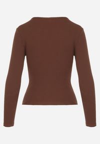 Born2be - Brązowa Prążkowana Bluzka z Bawełny z Długim Rękawem i Guziczkami Amendria. Okazja: na co dzień. Kolor: brązowy. Materiał: bawełna, prążkowany. Długość rękawa: długi rękaw. Długość: długie. Styl: casual #7