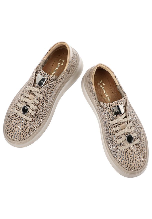 Beżowe Sneakersy Maciejka Modne Obuwie Damskie. Okazja: na co dzień. Zapięcie: sznurówki. Kolor: beżowy. Materiał: skóra. Szerokość cholewki: normalna. Wzór: motyw zwierzęcy. Styl: sportowy, klasyczny, casual, elegancki