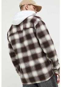 Abercrombie & Fitch koszula bawełniana męska kolor brązowy regular z kołnierzykiem klasycznym. Typ kołnierza: kołnierzyk klasyczny. Kolor: brązowy. Materiał: bawełna. Styl: klasyczny #4