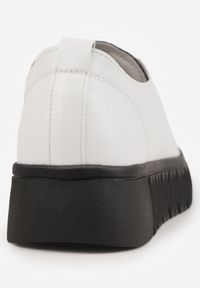 Renee - Biało-Czarne Płaskie Sneakersy Vices ze Sznurowaniem Lorori. Okazja: na co dzień. Zapięcie: sznurówki. Kolor: biały. Materiał: jeans. Sezon: wiosna, lato #2