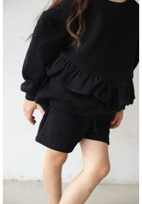 Marsala - MINI spodenki dresowe z dzianiny waflowej w kolorze TOTALLY BLACK - JELLY-80-86 (12-18). Kolor: czarny. Materiał: dresówka, dzianina. Wzór: gładki, haft