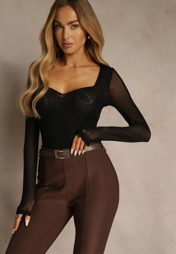Renee - Czarna Bluzka Longsleeve z Siateczki z Wiskozą z Dekoltem w Serce Elinevia. Kolor: czarny. Materiał: wiskoza. Długość rękawa: długi rękaw