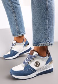 Renee - Granatowe Sneakersy Sznurowane Ozdobione Brokatem na Koturnie Eminalla. Kolor: niebieski. Wzór: aplikacja. Obcas: na koturnie
