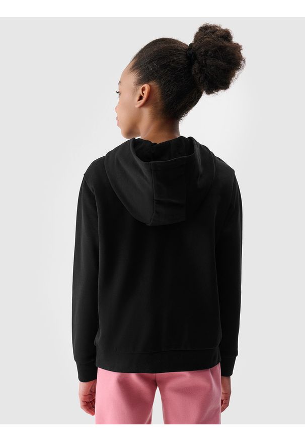 4f - 4F Bluza dresowa nierozpinana z kapturem dziewczęca - czarna 158 (12-13 lat). Okazja: na co dzień. Typ kołnierza: kaptur. Kolor: czarny. Materiał: dresówka. Wzór: gładki, ze splotem. Sezon: lato. Styl: casual, sportowy