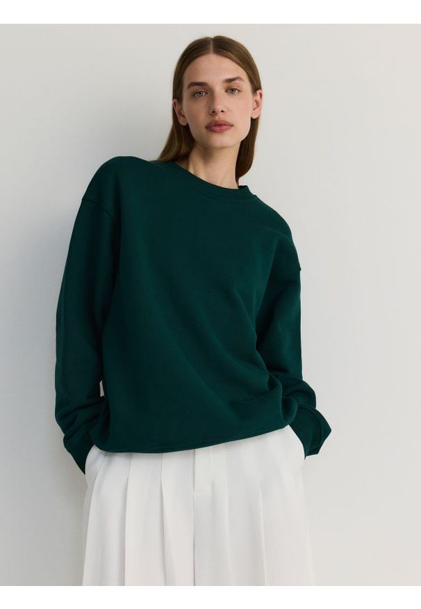 Reserved - Bluza comfort fit z emblematem - ciemnozielony. Kolor: zielony. Materiał: bawełna, dzianina