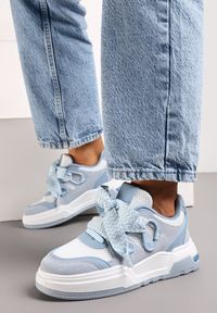 Born2be - Niebiesko-Białe Sneakersy na Niskiej Platformie z Szerokimi Sznurówkami Gritte. Kolor: niebieski. Obcas: na platformie #1