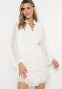 Born2be - Beżowa Rozkloszowana Sukienka z Falbanką Harlin. Kolor: beżowy. Długość: mini