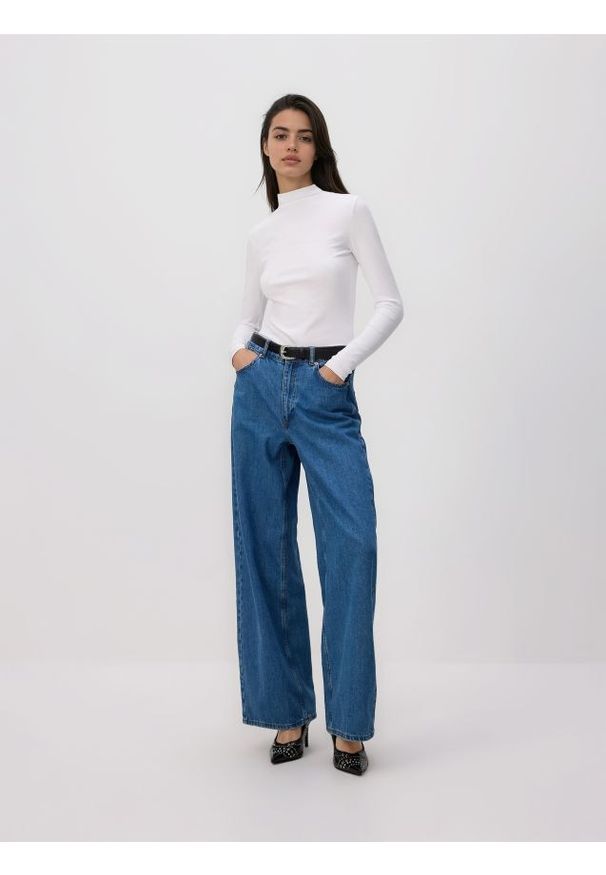 Reserved - Longsleeve z modalem - biały. Kolor: biały. Materiał: dzianina. Długość rękawa: długi rękaw