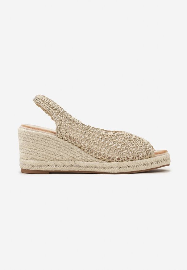 Born2be - Złote Sandały na Koturnie Ozdobione Plecionką Himina. Kolor: złoty. Wzór: aplikacja. Sezon: lato. Obcas: na koturnie. Styl: elegancki