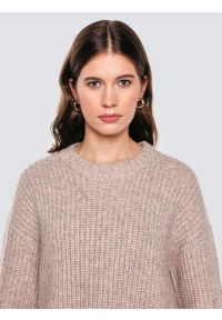 Big-Star - Sweter damski ze stójką beżowy Amaya 805. Typ kołnierza: kołnierzyk stójkowy. Kolor: beżowy. Materiał: materiał, dzianina, jeans. Styl: elegancki #5