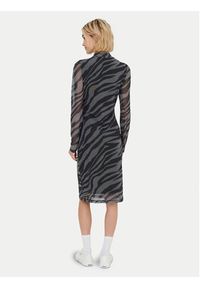 only - ONLY Sukienka codzienna Erica 15355845 Szary Regular Fit. Okazja: na co dzień. Kolor: szary. Materiał: syntetyk. Typ sukienki: proste. Styl: casual #7