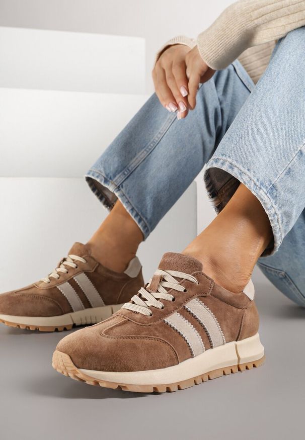 Renee - Brązowe Sneakersy ze Skóry Naturalnej z Paskami Kiarre. Okazja: na co dzień. Zapięcie: pasek. Kolor: brązowy. Materiał: skóra