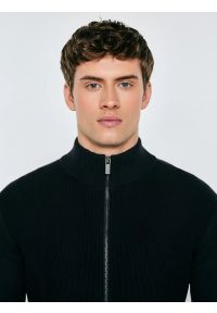 Big-Star - Sweter męski rozpinany ze stójką czarny Anton 906. Okazja: na co dzień. Typ kołnierza: kołnierzyk stójkowy. Kolor: czarny. Materiał: bawełna, dzianina. Wzór: haft, ze splotem. Styl: sportowy, klasyczny, casual, elegancki #3