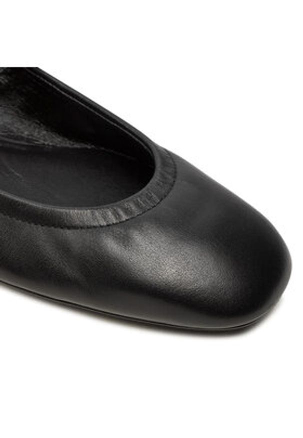 Stuart Weitzman Baleriny Claris Ballet Flat SI573 Czarny. Kolor: czarny. Materiał: skóra