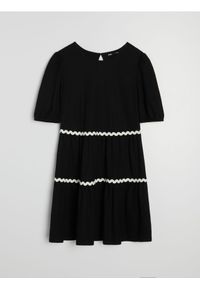 Sinsay - Sukienka mini babydoll z wiskozą - czarny. Kolor: czarny. Materiał: wiskoza. Długość: mini #1