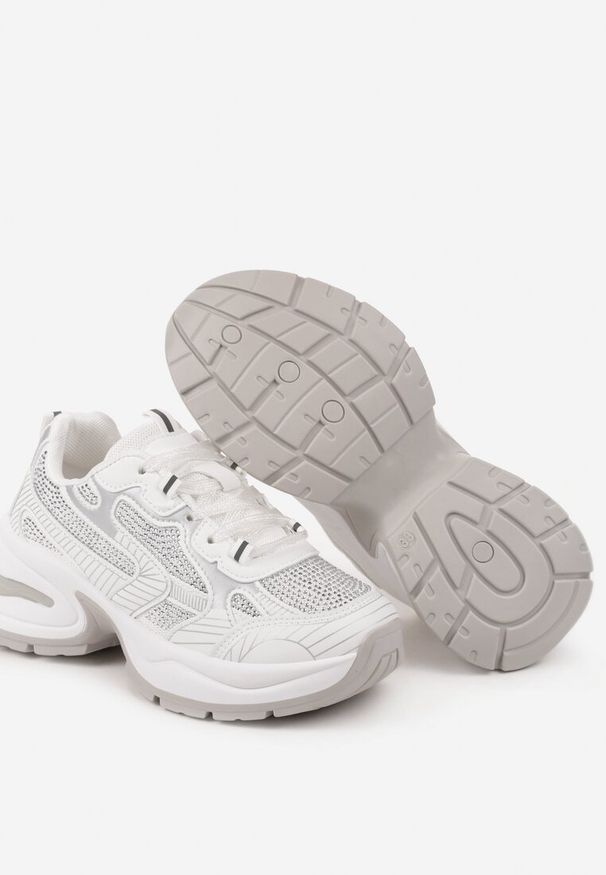 Renee - Białe Brokatowe Sneakersy w Streetwearowym Stylu na Piankowej Podeszwie Felindris. Okazja: na co dzień. Zapięcie: sznurówki. Kolor: biały. Materiał: jeans. Wzór: aplikacja