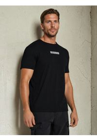 Sinsay - Bawełniana koszulka z napisem - czarny. Kolor: czarny. Materiał: bawełna. Wzór: napisy