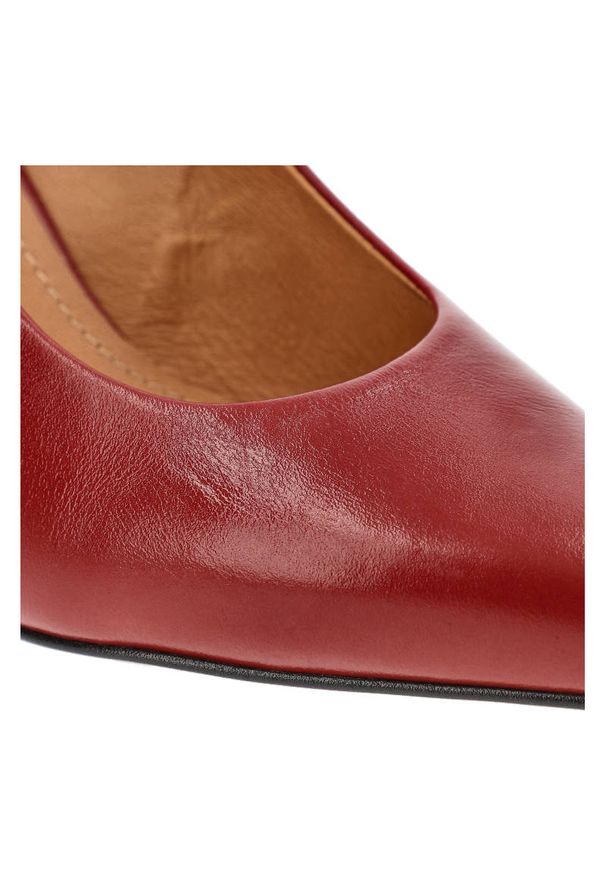 Czerwone Szpilki Szydłowski Eleganckie Skórzane Buty. Zapięcie: bez zapięcia. Kolor: czerwony. Materiał: skóra. Szerokość cholewki: normalna. Obcas: na szpilce. Styl: elegancki
