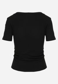 Born2be - Czarny Prążkowany T-shirt Ozdobiony po Bokach Marszczeniem Nedisa. Okazja: na co dzień. Kolor: czarny. Materiał: prążkowany. Wzór: aplikacja. Styl: casual #5