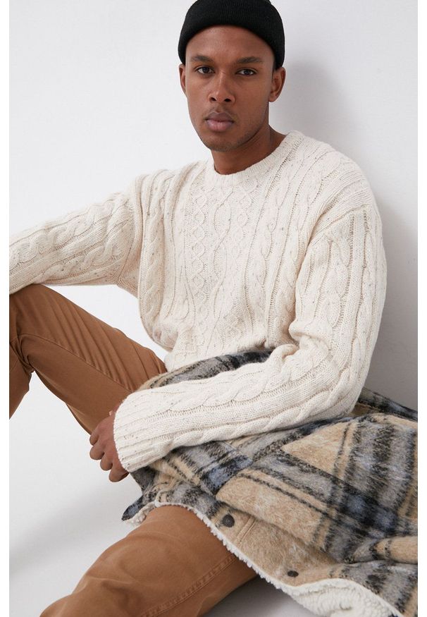 Levi's® - Levi's Sweter wełniany męski kolor beżowy ciepły. Okazja: na spotkanie biznesowe. Kolor: beżowy. Materiał: wełna. Wzór: ze splotem. Styl: biznesowy