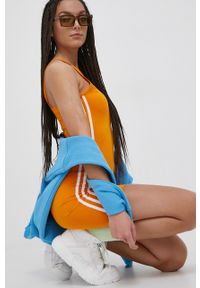adidas Originals sukienka Adicolor HC2046 kolor pomarańczowy mini dopasowana HC2046-BORANG. Kolor: pomarańczowy. Materiał: bawełna. Długość rękawa: na ramiączkach. Wzór: nadruk. Typ sukienki: dopasowane. Długość: mini #4