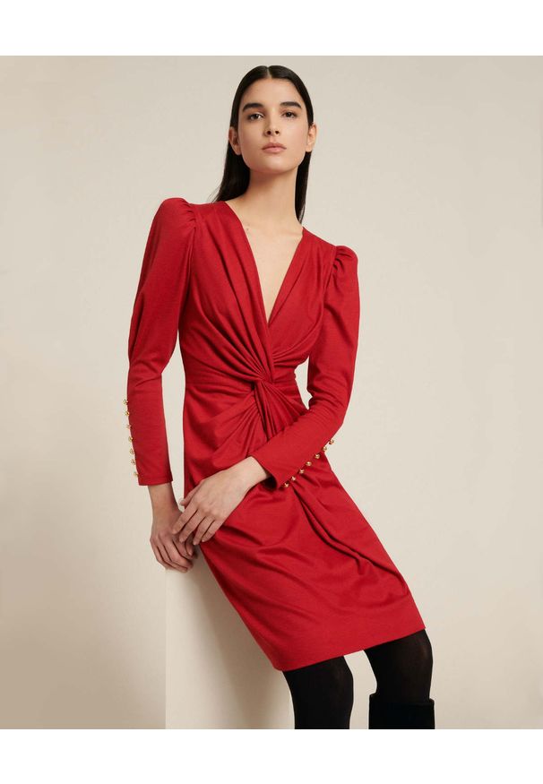 Luisa Spagnoli - LUISA SPAGNOLI - Czerwona sukienka mini Grafico. Kolor: czerwony. Materiał: wełna. Długość rękawa: długi rękaw. Typ sukienki: dopasowane. Długość: mini