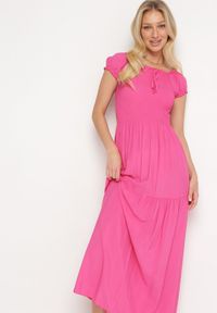 Born2be - Różowa Wiskozowa Sukienka Typu Hiszpanka z Marszczoną Górą Moalle. Okazja: na spacer. Typ kołnierza: dekolt hiszpanka. Kolor: różowy. Materiał: wiskoza. Styl: klasyczny, elegancki