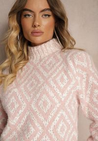 Renee - Ciemnoróżowy Golf z Wełną z Alpaki w Ozdobny Wzór w Romby Kikivra. Typ kołnierza: golf. Kolor: różowy. Materiał: wełna. Sezon: zima