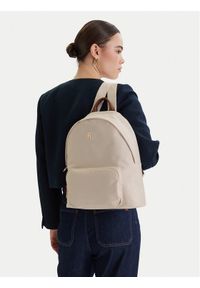 TOMMY HILFIGER - Tommy Hilfiger Plecak Popette Dome Backpack AW0AW17939 Kremowy. Kolor: kremowy. Materiał: skóra #1
