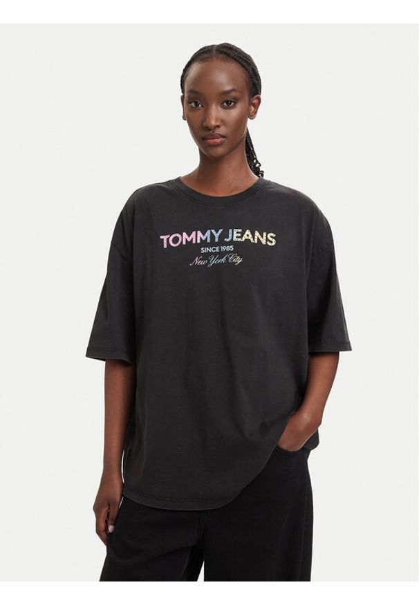 Tommy Jeans T-Shirt DW0DW22803 Czarny Oversize. Kolor: czarny. Materiał: bawełna