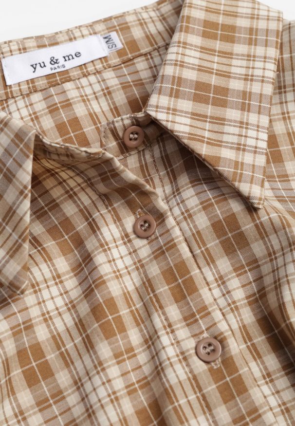 Born2be - Beżowa Krótka Bawełniana Koszula w Kratę z Marszczeniem Wenatia. Okazja: na co dzień. Kolor: beżowy. Materiał: bawełna. Długość: krótkie. Styl: casual