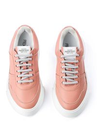 PREMIUM BASICS - Różowe sneakersy z logo. Kolor: różowy, wielokolorowy, fioletowy. Materiał: poliester. Wzór: aplikacja #5