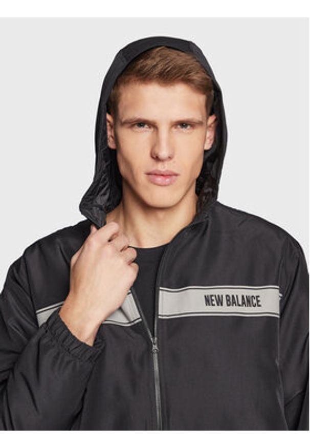 New Balance Kurtka przejściowa MJ23901 Czarny Relaxed Fit. Kolor: czarny. Materiał: syntetyk