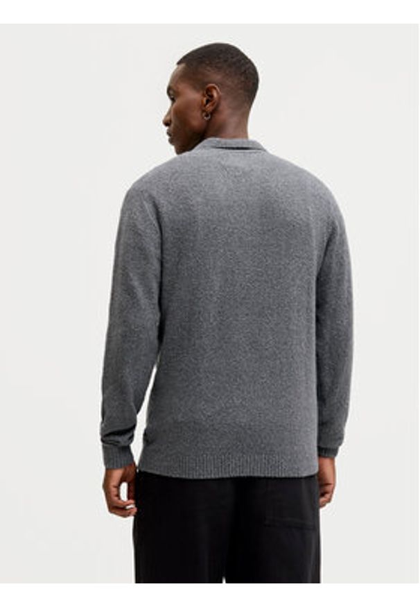 Jack & Jones Sweter Maverick 12286144 Szary Regular Fit. Kolor: szary. Materiał: bawełna