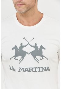 La Martina - LA MARTINA Biały t-shirt męski z szarym logo. Kolor: biały. Materiał: prążkowany, jersey. Wzór: nadruk