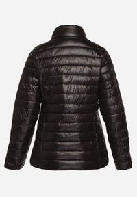 Born2be - Czarna Kurtka Pikowana na Sezon Przejściowy Verlisa. Okazja: na co dzień. Typ kołnierza: bez kaptura. Kolor: czarny. Styl: casual #4