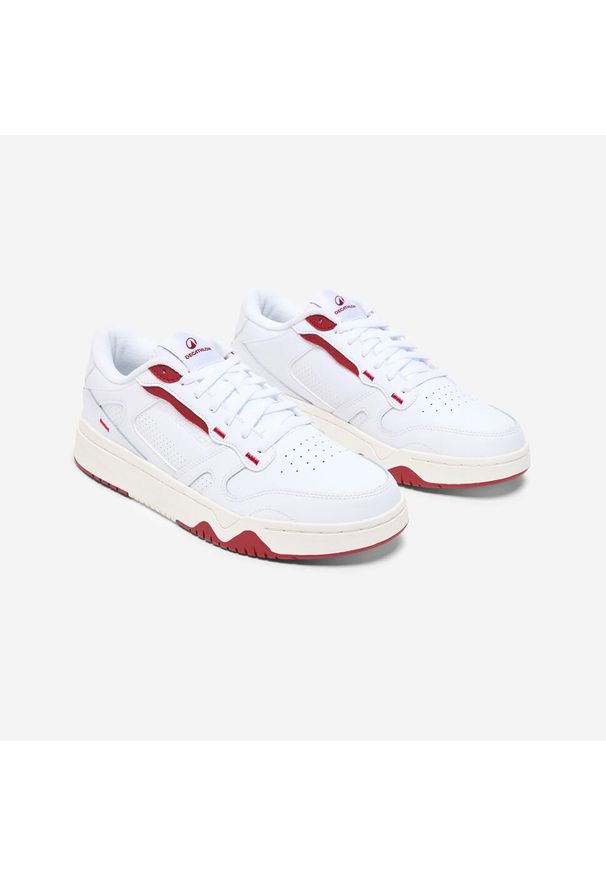 Decathlon - Buty sportowe męskie CJ80. Kolor: czerwony, wielokolorowy, biały. Materiał: kauczuk, skóra, guma. Szerokość cholewki: normalna. Sport: turystyka piesza