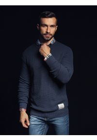Ombre Clothing - Sweter męski - ciemnoniebieski V1 E185 - XXL. Kolor: niebieski. Materiał: bawełna, akryl. Długość rękawa: długi rękaw. Długość: długie. Wzór: aplikacja. Sezon: jesień, zima #5