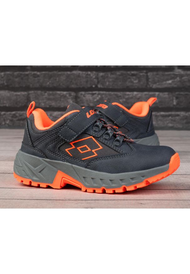 LOTTO - Buty dziecięce sportowe Lotto WOODLARK K. Kolor: wielokolorowy, szary, pomarańczowy. Sport: turystyka piesza