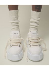 Inuikii - Sneakersy damskie INUIKII MATILDA CANVAS LOW. Okazja: na co dzień. Kolor: kremowy. Materiał: materiał, jeans, bawełna, guma. Szerokość cholewki: normalna #4