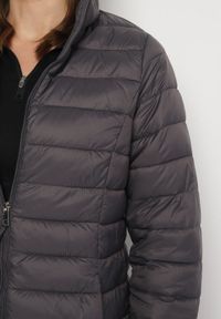 Born2be - Ciemnoszara Pikowana Kurtka w Klasycznym Stylu Nelaniel. Okazja: na co dzień. Kolor: szary. Materiał: jeans. Styl: klasyczny #3