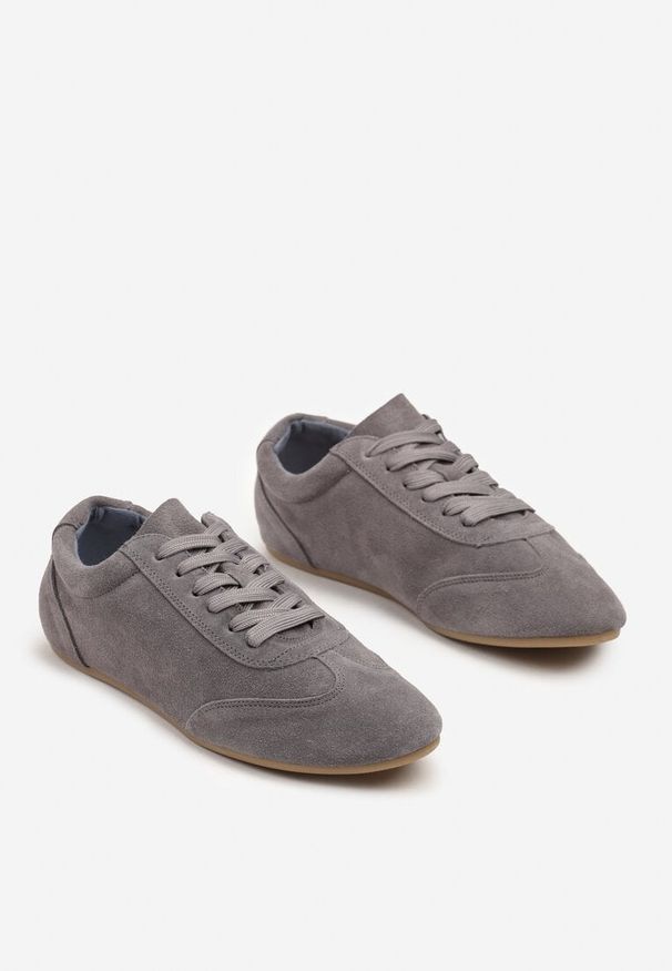 Born2be - Szare Skórzane Sneakersy w Klasycznym Stylu Fonavina. Okazja: na co dzień, na spacer. Kolor: szary. Materiał: skóra. Obcas: na płaskiej podeszwie. Sport: turystyka piesza