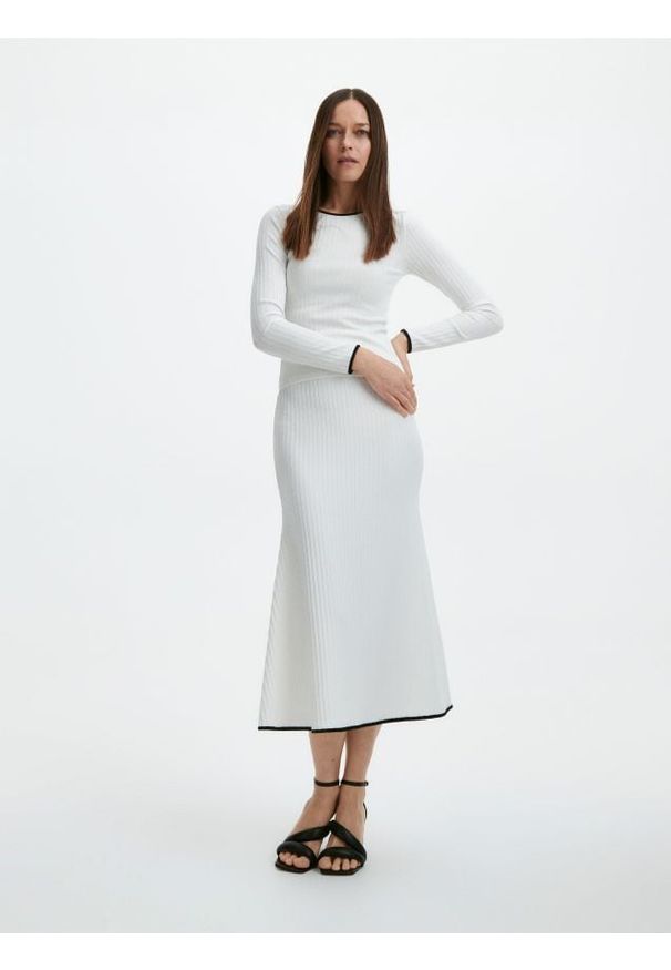 Reserved - Spódnica z kontrastową lamówką - złamana biel. Materiał: dzianina, prążkowany