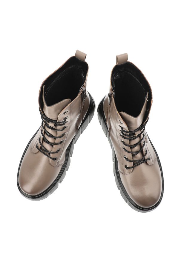 Szare Botki Vinceza Ocieplane Buty Damskie Na Platformie. Okazja: na co dzień. Wysokość cholewki: przed kolano. Zapięcie: sznurówki. Kolor: szary. Szerokość cholewki: normalna. Sezon: zima, jesień. Obcas: na platformie. Styl: casual, elegancki