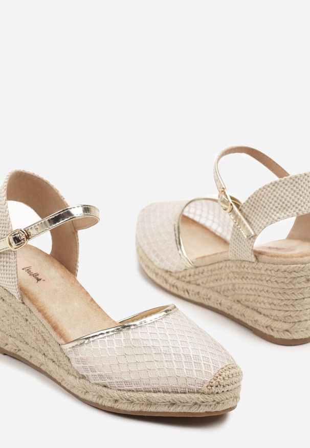 Born2be - Złote Sandały Espadryle na Koturnie z Plecionki z Siateczką Meranisea. Okazja: na co dzień. Kolor: złoty. Materiał: jeans. Sezon: lato. Obcas: na koturnie. Styl: klasyczny, casual