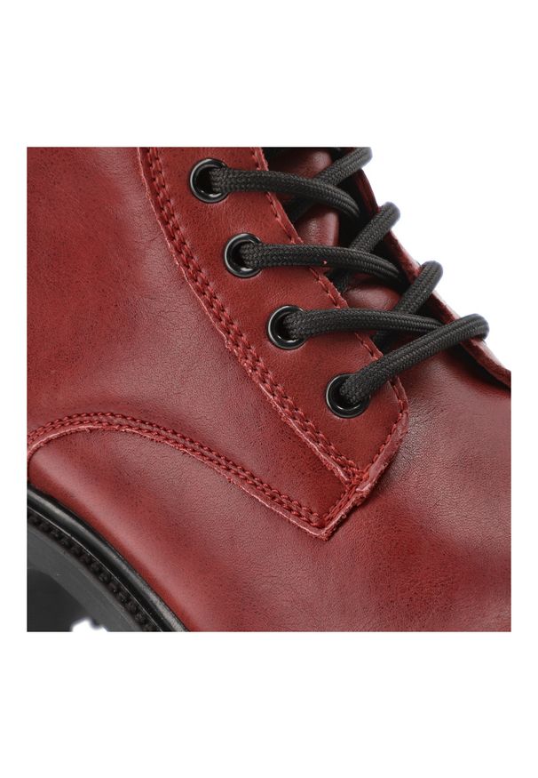 Czerwone Botki Filippo Skórzane Obuwie Damskie. Okazja: na co dzień. Zapięcie: sznurówki. Kolor: czerwony. Materiał: skóra. Szerokość cholewki: normalna. Obcas: na obcasie. Styl: casual, rockowy. Wysokość obcasa: średni