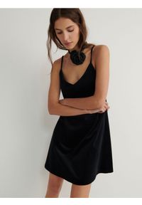 Reserved - Sukienka z weluru - czarny. Kolor: czarny. Materiał: welur