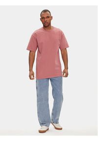 Vans T-Shirt Off The Wall Ii Ss VN000G3W Różowy Regular Fit. Kolor: różowy. Materiał: bawełna