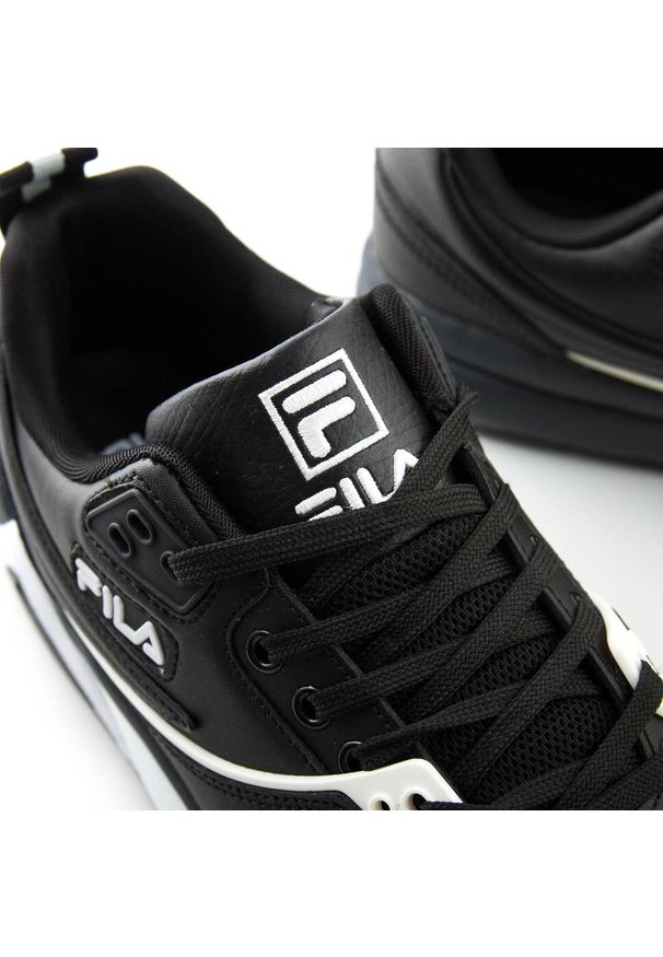 Buty do chodzenia męskie Fila Casim. Kolor: biały, wielokolorowy, czarny. Materiał: materiał, syntetyk, tkanina. Sport: turystyka piesza